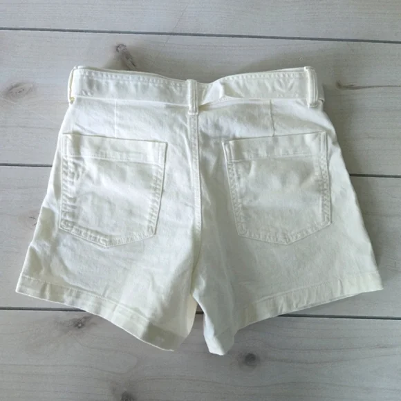 NWOT GAP 4" High Rise Belted White Jean Shorts - Picture 5 of 13